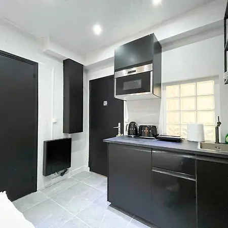 Urban Flat 11 - Next To Champs-elysees * Παρίσι
