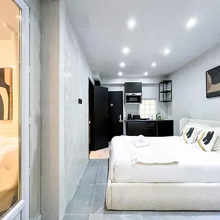 Urban Flat 11 - Next To Champs-elysees